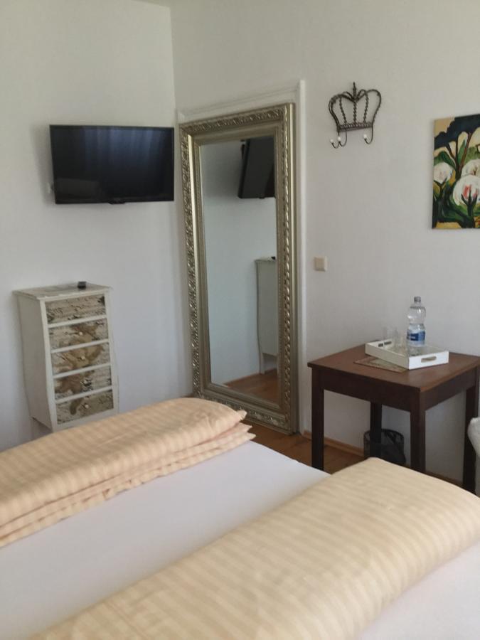 Vivo-Vino Bed & Breakfast Weisenheim am Sand Eksteriør bilde